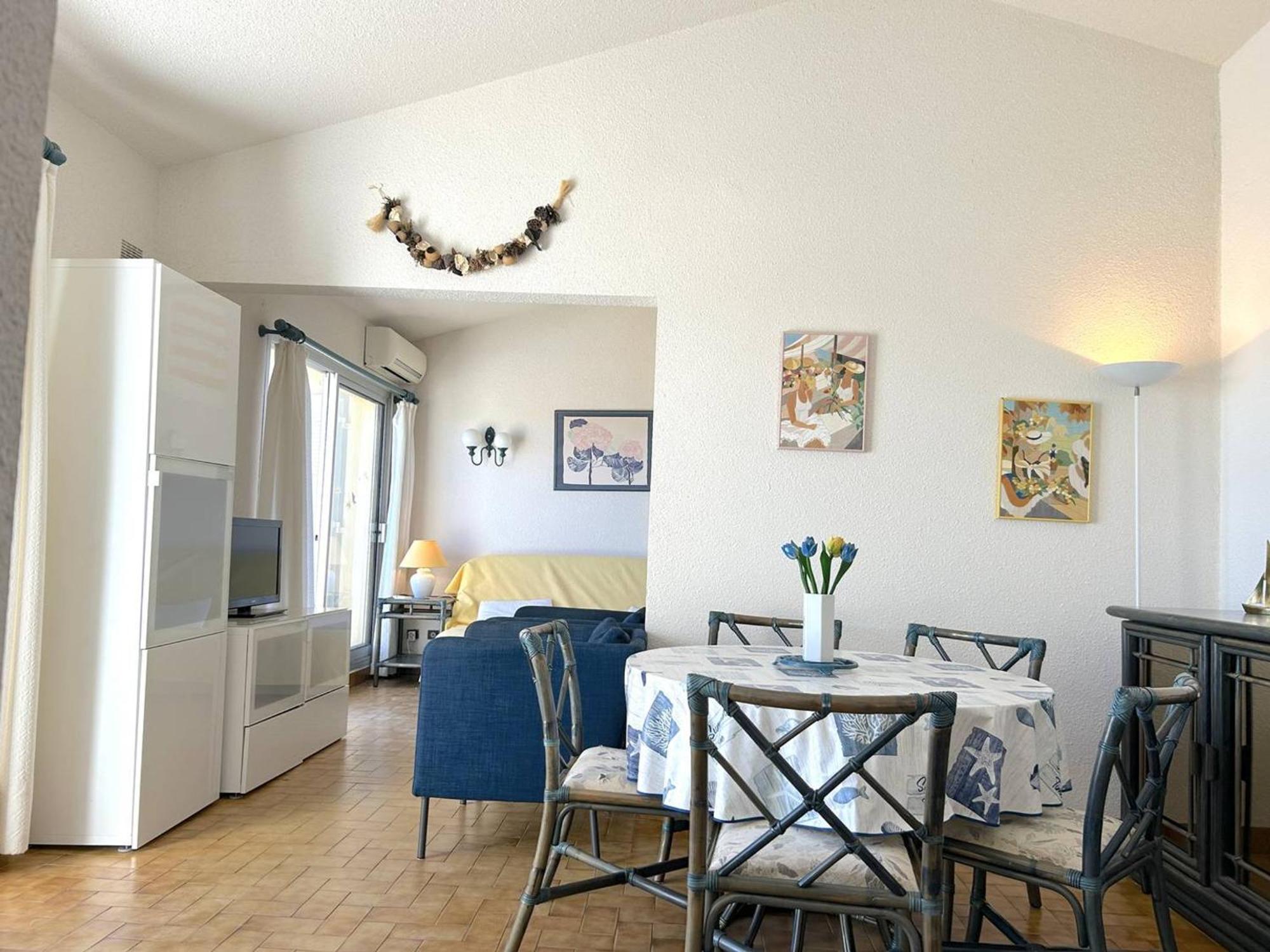 Appartement Le Lavandou, 3 pièces, 8 personnes - FR-1-251-81 Extérieur photo