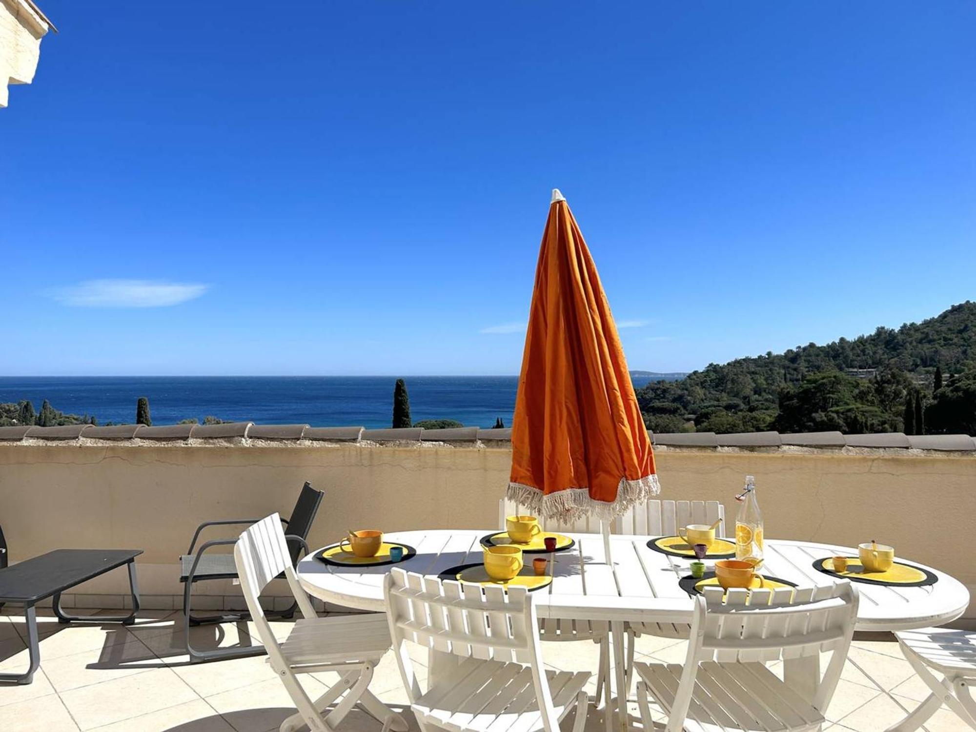 Appartement Le Lavandou, 3 pièces, 8 personnes - FR-1-251-81 Extérieur photo